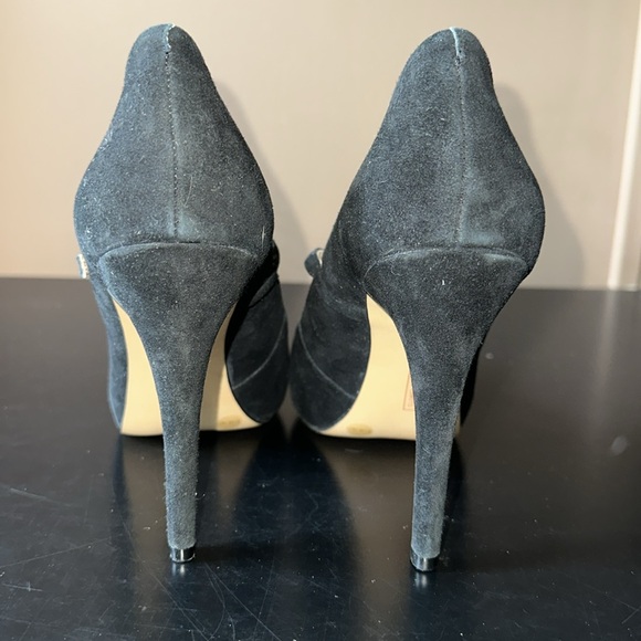 VINCE CAMUTO Mary Jane Heels - Picture 4 of 13